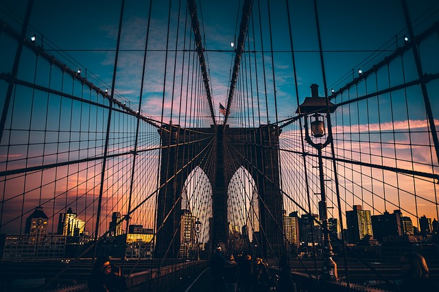 Brooklyn Bridge (Retrieved from Pixabay - LucillaDalPozzo)